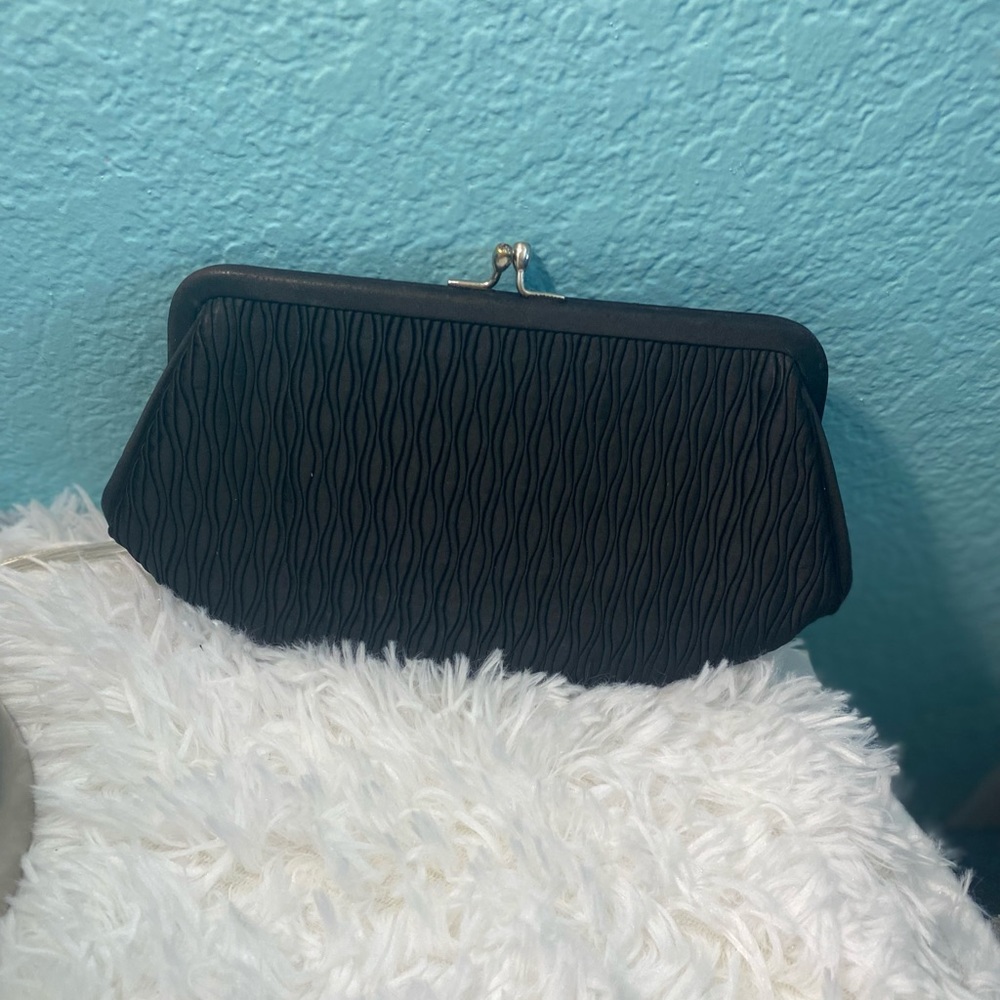 Vintage black clutch EUC 5”x10” super cute